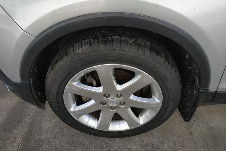 Used Buick Encore 2013 1.4T Automatic Two-Wheel Drive Leading Model Left Front Wheel Hub