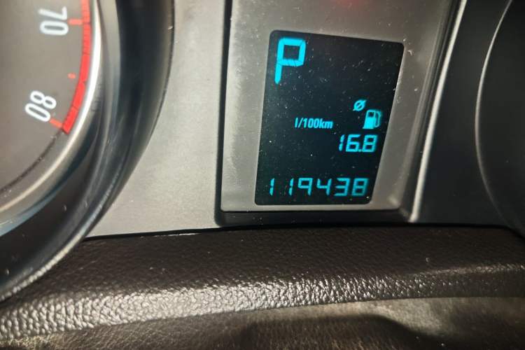 Used Buick Encore 2013 1.4T Automatic Two-Wheel Drive Elite Model Odometer Close Up
