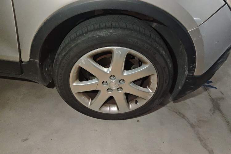 Used Buick Encore 2013 1.4T Automatic Two-Wheel Drive Elite Model Right Front Wheel Hub