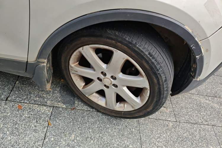 Used Buick Encore 2013 1.4T Automatic Two-Wheel Drive Elite Model Right Front Wheel Hub