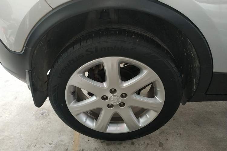 Used Buick Encore 2013 1.4T Automatic Two-Wheel Drive Leading Model Right Rear Wheel Hub