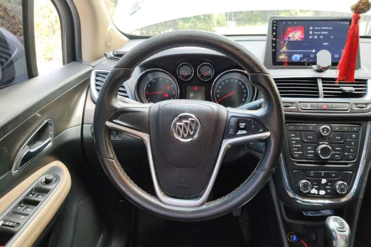 Used Buick Encore 2013 1.4T Automatic Two-Wheel Drive Leading Model Steering Wheel