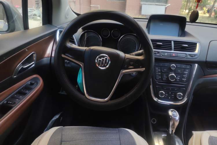 Used Buick Encore 2013 1.4T Automatic Two-Wheel Drive Leading Model Steering Wheel