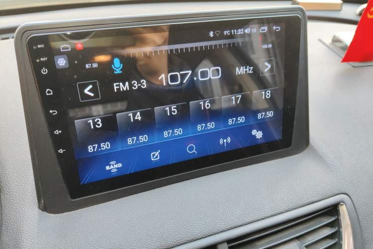 Used Buick Encore 2013 1.4T Automatic Two-Wheel Drive Elite Model Audio And AC Panel