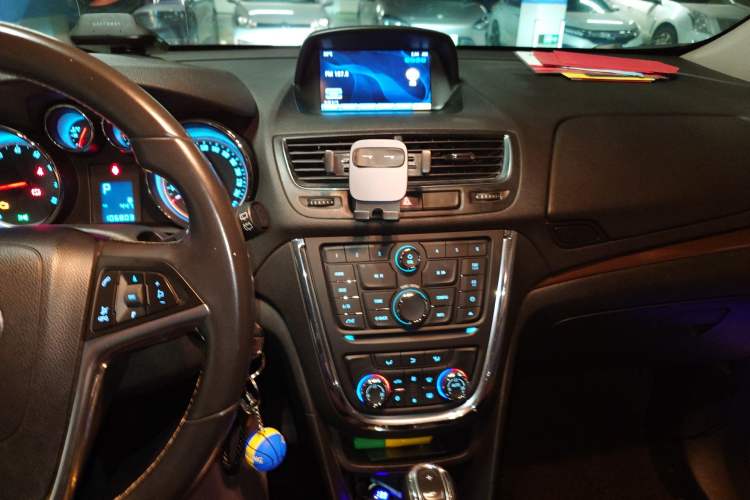 Used Buick Encore 2013 1.4T Automatic Two-Wheel Drive Leading Model Audio And AC Panel