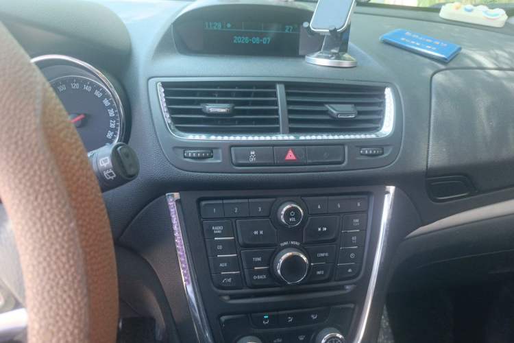 Used Buick Encore 2013 1.4T Automatic Two-Wheel Drive Elite Model Audio And AC Panel