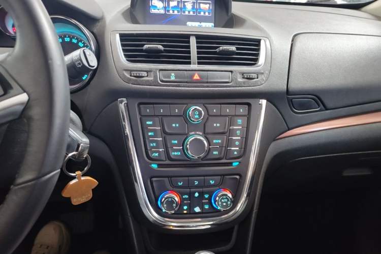 Used Buick Encore 2013 1.4T Automatic Two-Wheel Drive Leading Model Audio And AC Panel