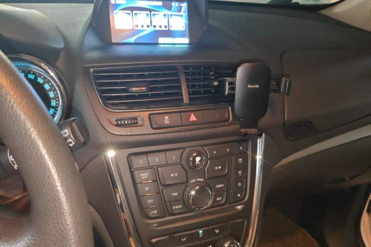 Used Buick Encore 2013 1.4T Automatic Two-Wheel Drive Elite Model Audio And AC Panel