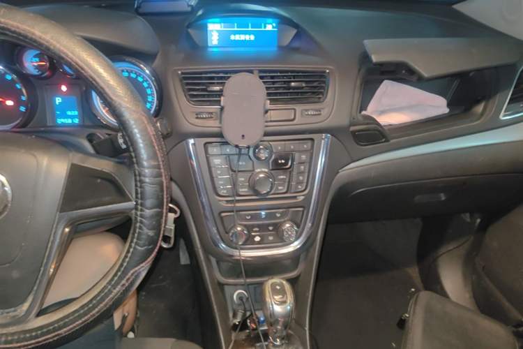 Used Buick Encore 2013 1.4T Automatic Two-Wheel Drive Elite Model Audio And AC Panel