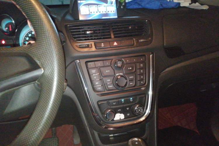 Used Buick Encore 2013 1.4T Automatic Two-Wheel Drive Elite Model Audio And AC Panel