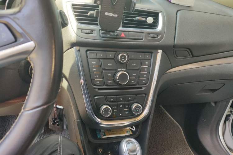 Used Buick Encore 2013 1.4T Automatic Two-Wheel Drive Leading Model Audio And AC Panel