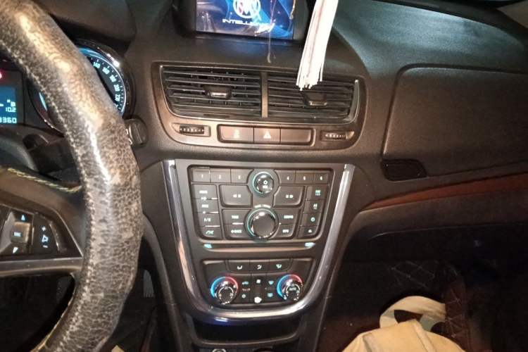 Used Buick Encore 2013 1.4T Automatic Two-Wheel Drive Leading Model Audio And AC Panel