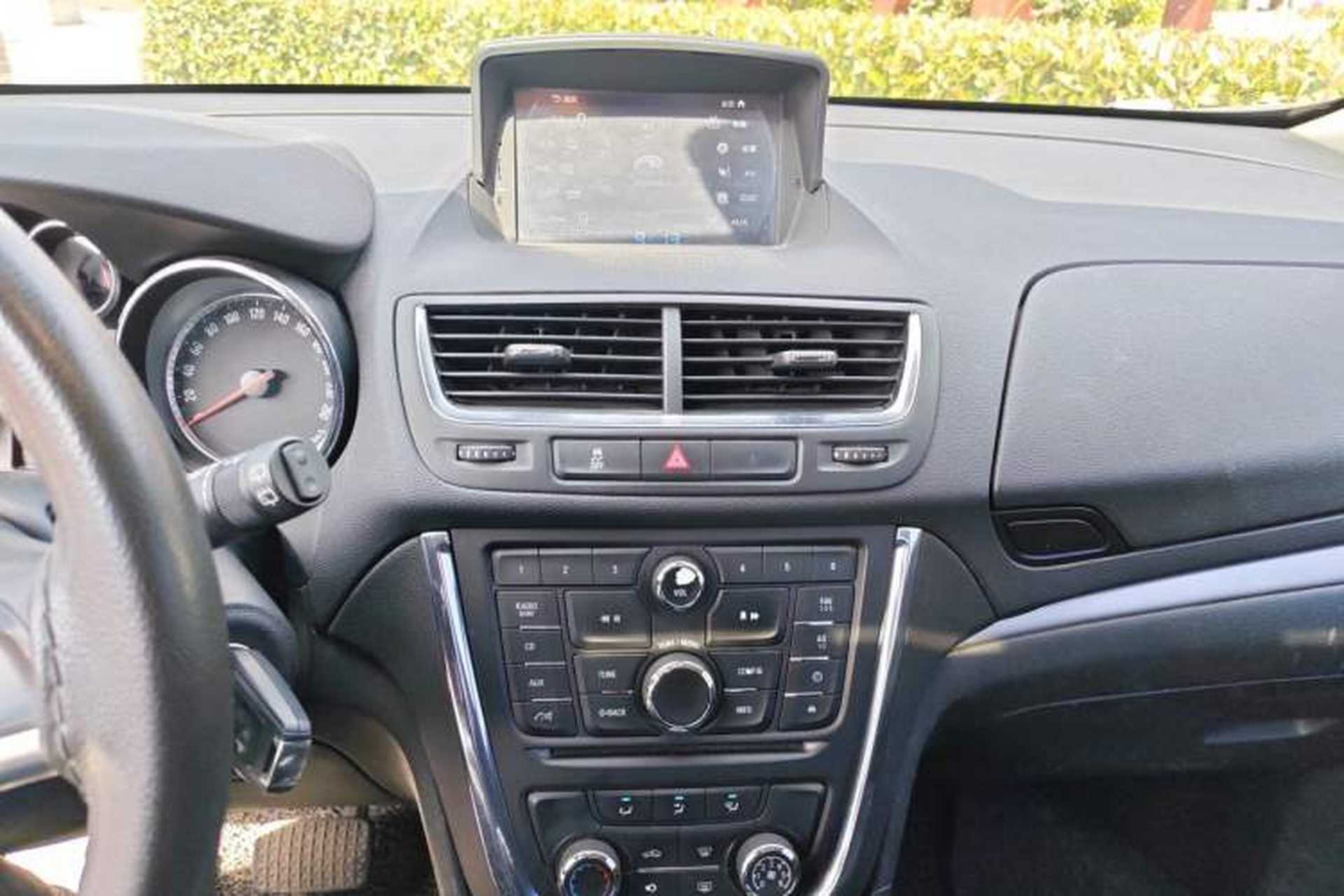 Used Buick Encore 2013 1.4T Automatic Two-Wheel Drive Elite Model Audio And AC Panel