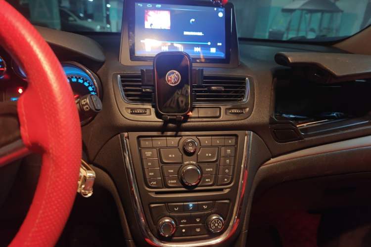 Used Buick Encore 2013 1.4T Automatic Two-Wheel Drive Elite Model Audio And AC Panel