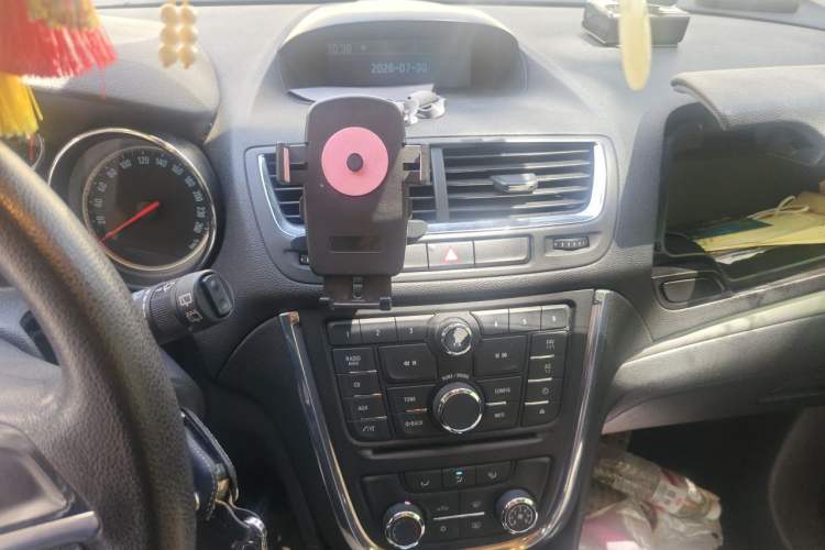Used Buick Encore 2013 1.4T Automatic Two-Wheel Drive Elite Model Audio And AC Panel