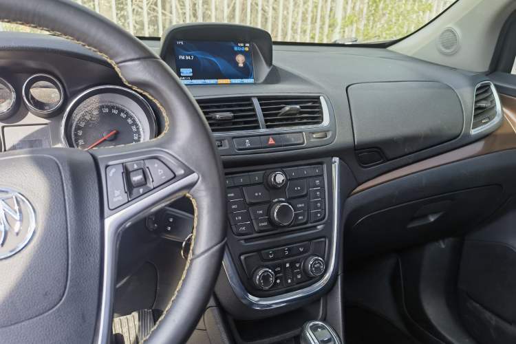 Used Buick Encore 2013 1.4T Automatic Two-Wheel Drive Leading Model Audio And AC Panel