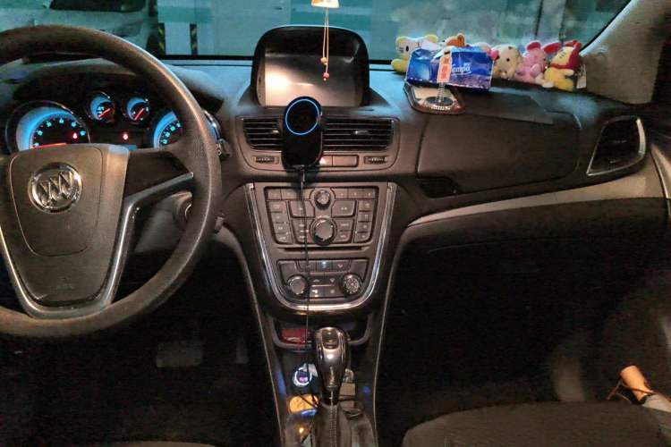 Used Buick Encore 2013 1.4T Automatic Two-Wheel Drive Elite Model Audio And AC Panel