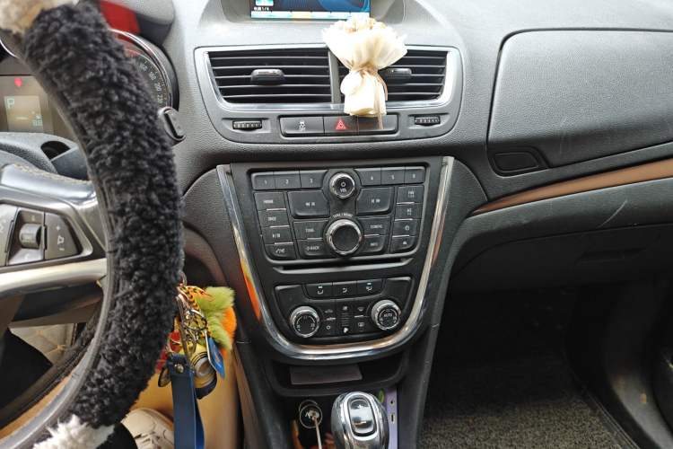 Used Buick Encore 2013 1.4T Automatic Two-Wheel Drive Leading Model Audio And AC Panel