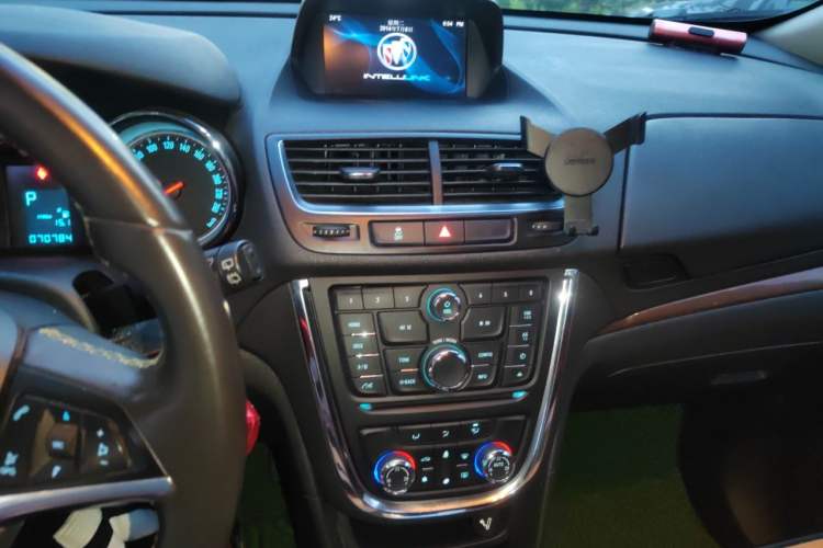 Used Buick Encore 2013 1.4T Automatic Two-Wheel Drive Leading Model Audio And AC Panel