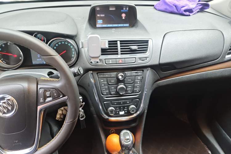 Used Buick Encore 2013 1.4T Automatic All-Wheel Drive Flagship Edition Audio And AC Panel