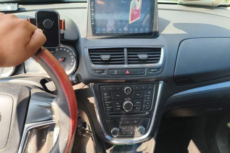 Used Buick Encore 2013 1.4T Automatic Two-Wheel Drive Elite Model Audio And AC Panel