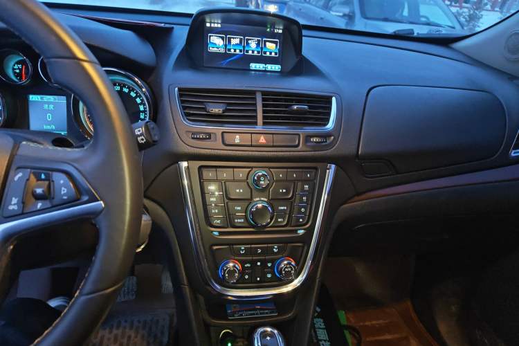 Used Buick Encore 2013 1.4T Automatic All-Wheel Drive Flagship Edition Audio And AC Panel