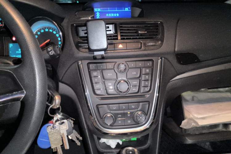 Used Buick Encore 2013 1.4T Automatic Two-Wheel Drive Elite Model Audio And AC Panel