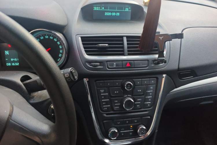 Used Buick Encore 2013 1.4T Automatic Two-Wheel Drive Elite Model Audio And AC Panel
