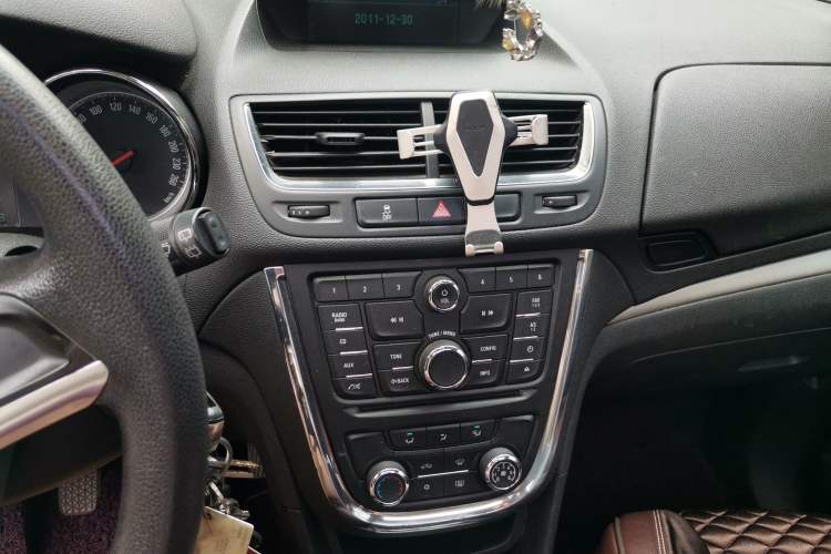 Used Buick Encore 2013 1.4T Manual Two-Wheel Drive Entry Model Audio And AC Panel