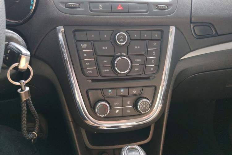 Used Buick Encore 2013 1.4T Automatic Two-Wheel Drive Elite Model Audio And AC Panel