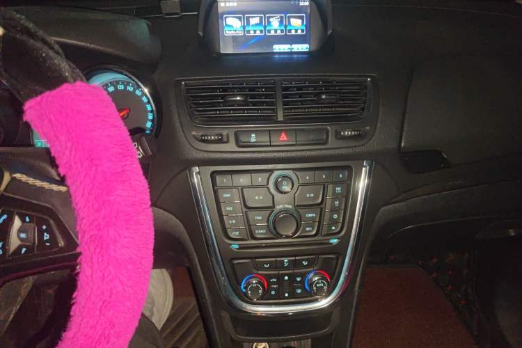 Used Buick Encore 2013 1.4T Automatic All-Wheel Drive Flagship Edition Audio And AC Panel