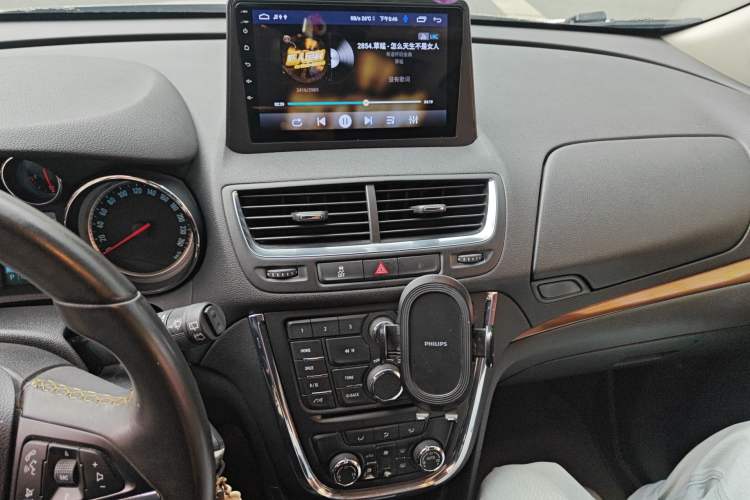 Used Buick Encore 2013 1.4T Automatic All-Wheel Drive Flagship Edition Audio And AC Panel
