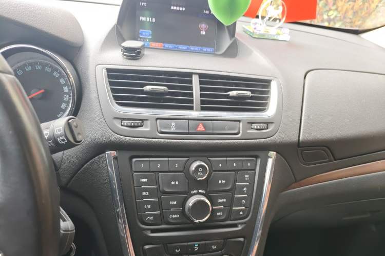 Used Buick Encore 2013 1.4T Automatic All-Wheel Drive Flagship Edition Audio And AC Panel