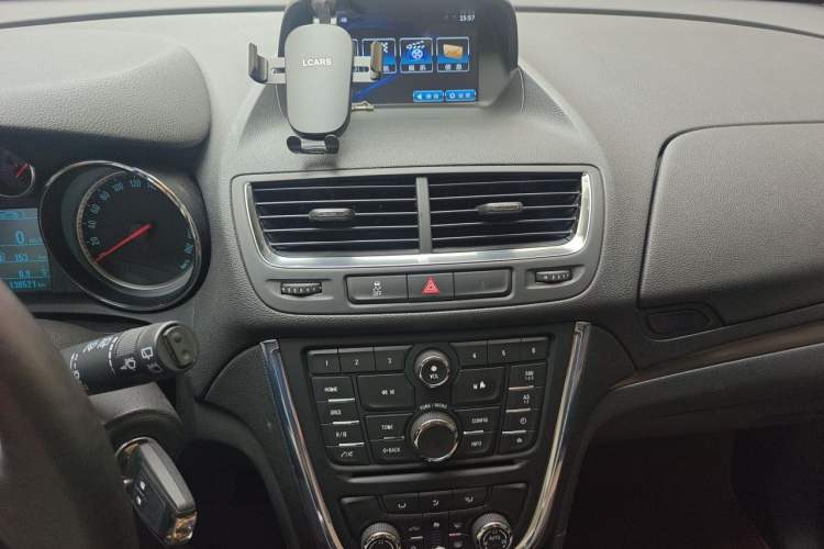 Used Buick Encore 2013 1.4T Automatic All-Wheel Drive Flagship Edition Audio And AC Panel