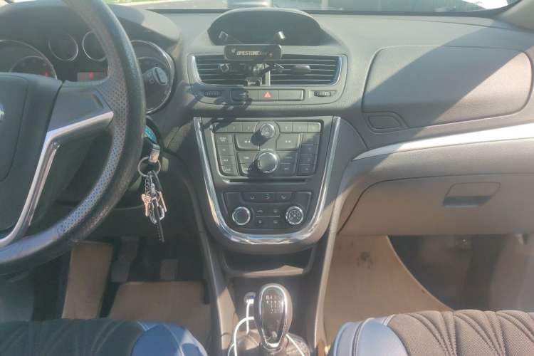 Used Buick Encore 2013 1.4T Manual Two-Wheel Drive Entry Model Audio And AC Panel