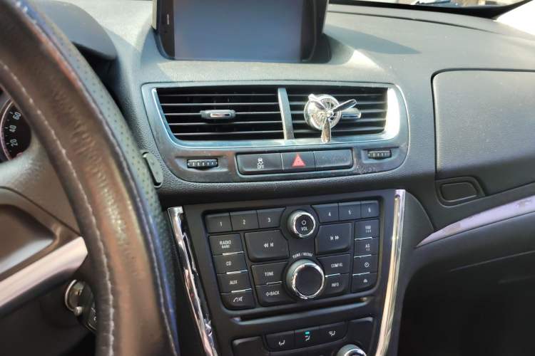Used Buick Encore 2013 1.4T Automatic Two-Wheel Drive Elite Model Audio And AC Panel