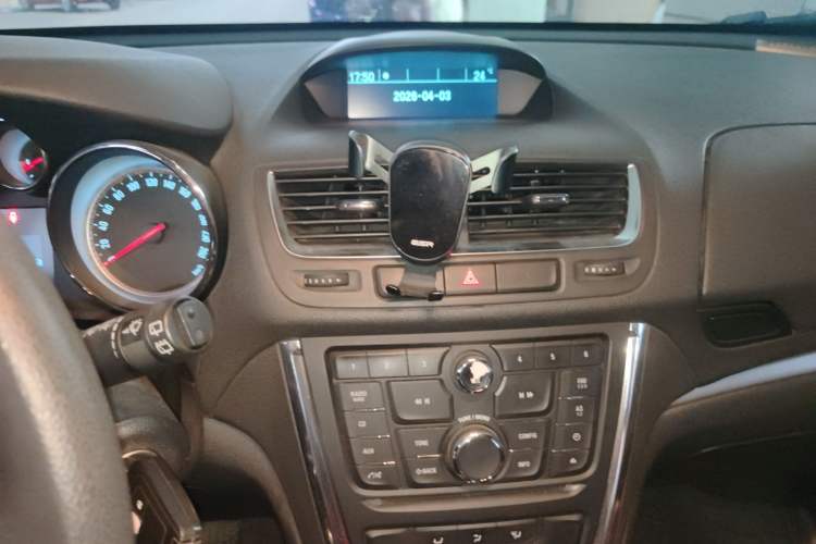 Used Buick Encore 2013 1.4T Automatic Two-Wheel Drive Elite Model Audio And AC Panel