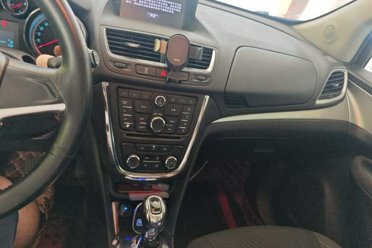 Used Buick Encore 2013 1.4T Automatic Two-Wheel Drive Elite Model Audio And AC Panel
