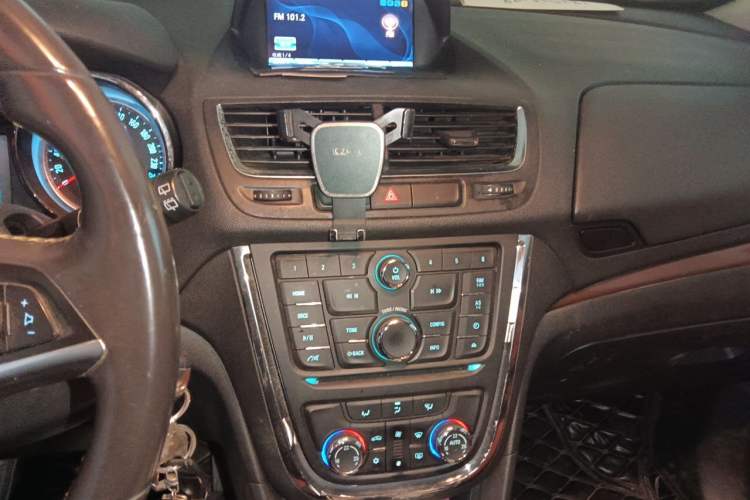Used Buick Encore 2013 1.4T Automatic Two-Wheel Drive Leading Model Audio And AC Panel