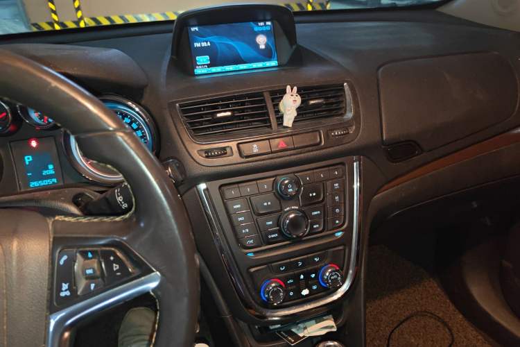 Used Buick Encore 2013 1.4T Automatic Two-Wheel Drive Leading Model Audio And AC Panel