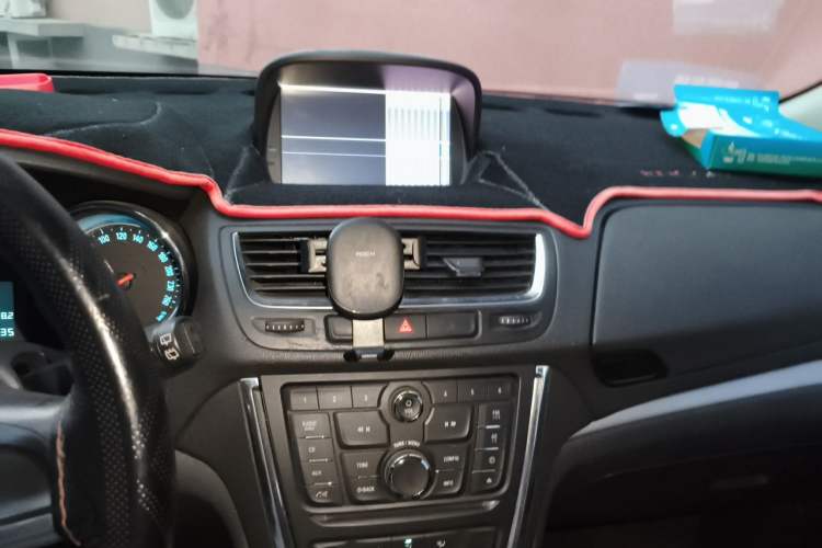 Used Buick Encore 2013 1.4T Automatic Two-Wheel Drive Elite Model Audio And AC Panel