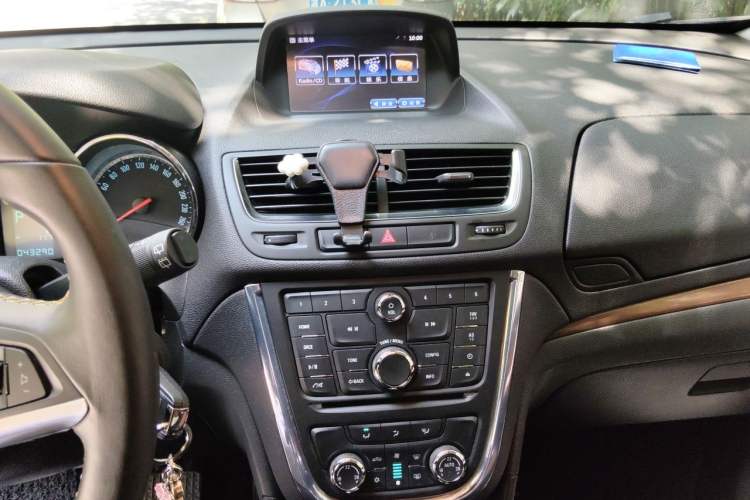 Used Buick Encore 2013 1.4T Automatic Two-Wheel Drive Leading Model Audio And AC Panel