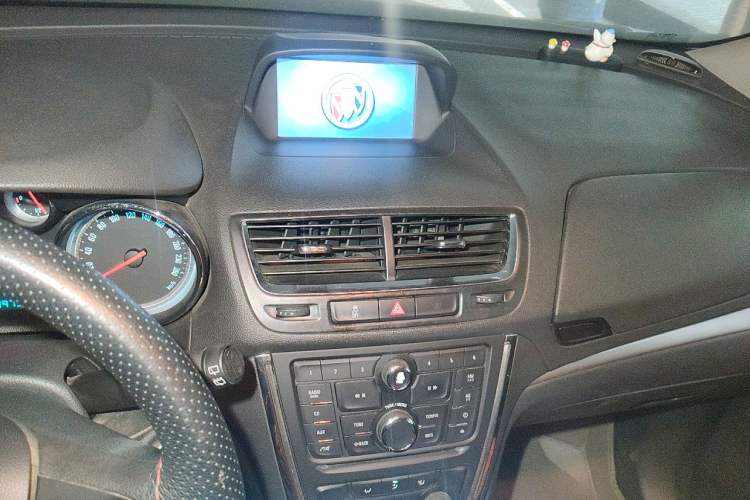 Used Buick Encore 2013 1.4T Automatic Two-Wheel Drive Elite Model Audio And AC Panel