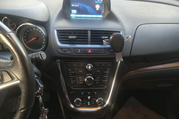 Used Buick Encore 2013 1.4T Automatic Two-Wheel Drive Leading Model Audio And AC Panel