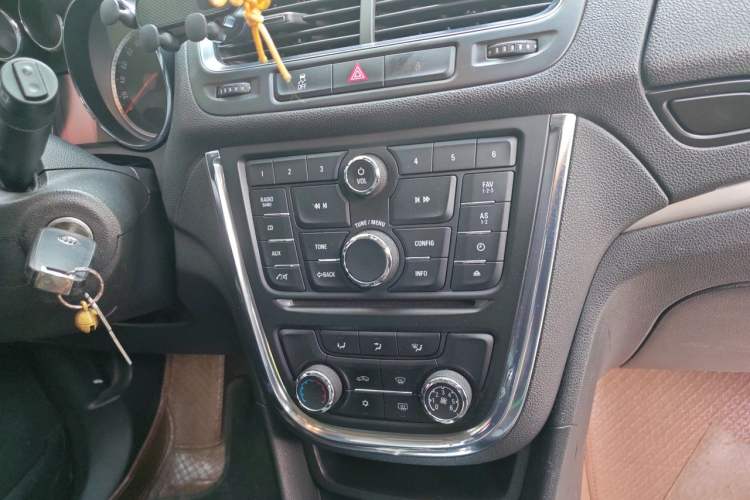 Used Buick Encore 2013 1.4T Automatic Two-Wheel Drive Elite Model Audio And AC Panel