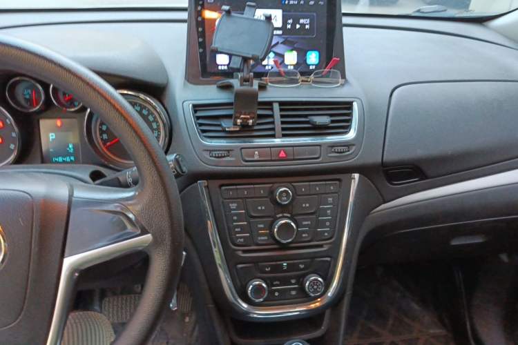 Used Buick Encore 2013 1.4T Automatic Two-Wheel Drive Elite Model Audio And AC Panel