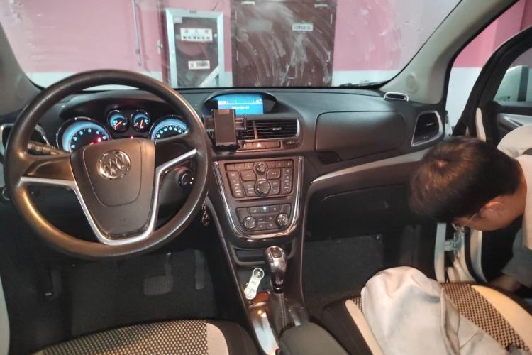 Used Buick Encore 2013 1.4T Automatic Two-Wheel Drive Elite Model Center Console