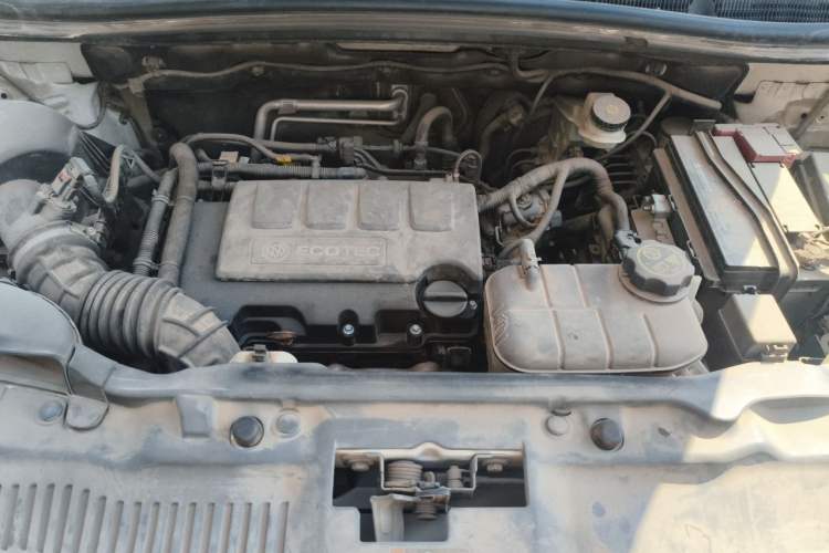 Used Buick Encore 2013 1.4T Automatic Two-Wheel Drive Elite Model Engine Bay