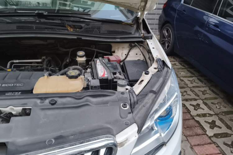 Used Buick Encore 2013 1.4T Automatic Two-Wheel Drive Elite Model Engine Bay Left