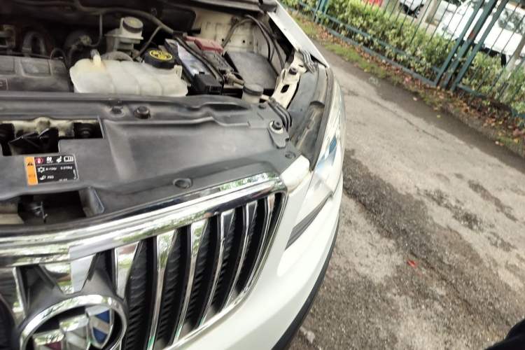 Used Buick Encore 2013 1.4T Automatic Two-Wheel Drive Elite Model Engine Bay Left